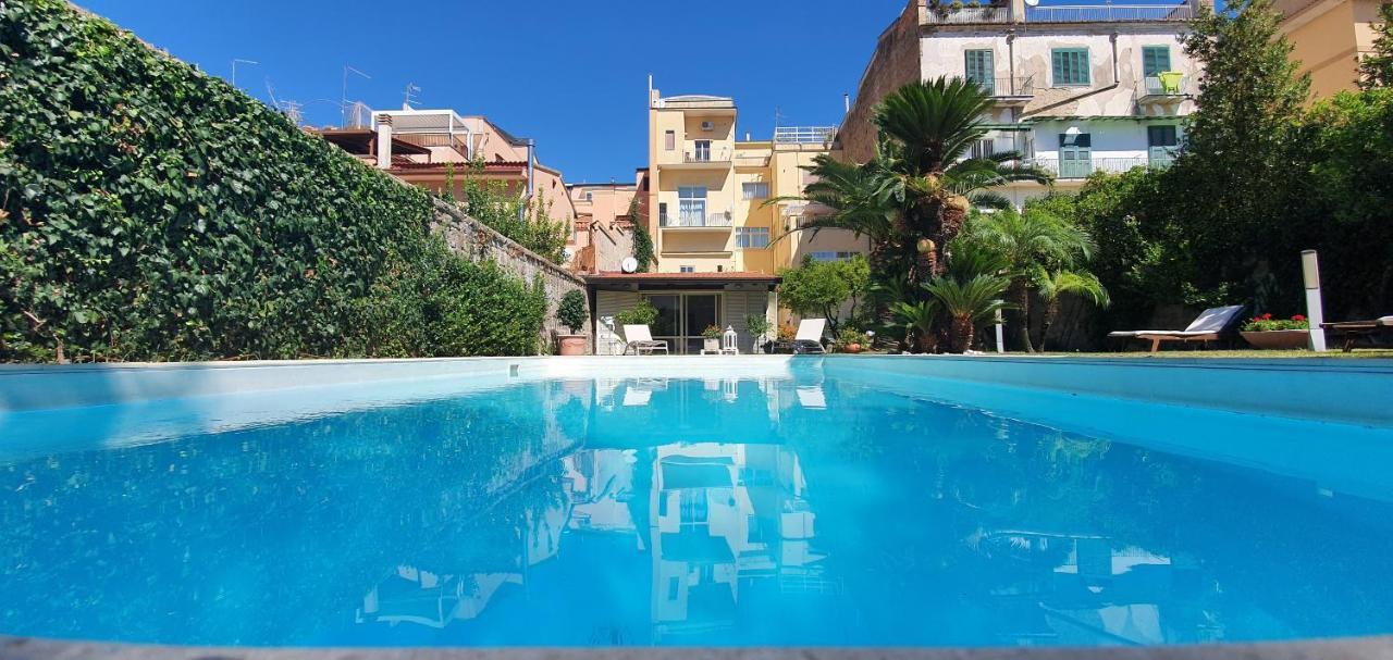 Casa Castagna Bed & Breakfast Caserta Exterior photo